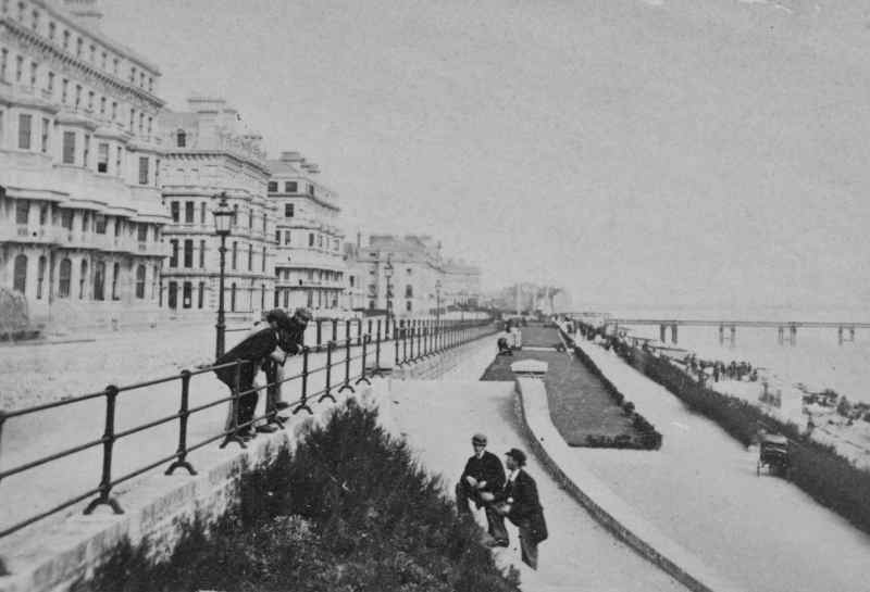 Eastbourne Pier 1868 pairtly built